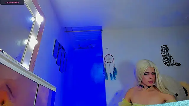 Snapshot of emperatrizhotwolf chatting on March 18, 2025, 7:44 am emperatrizhotwolf online show from March 18, 2025, 7:44 am