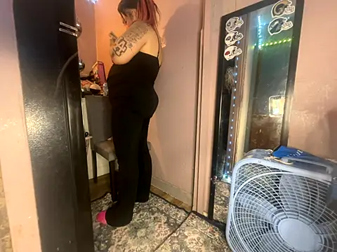 Snapshot of fatpus1169 chatting on December 5, 2025, 12:43 am fatpus1169 online show from December 5, 2025, 12:43 am