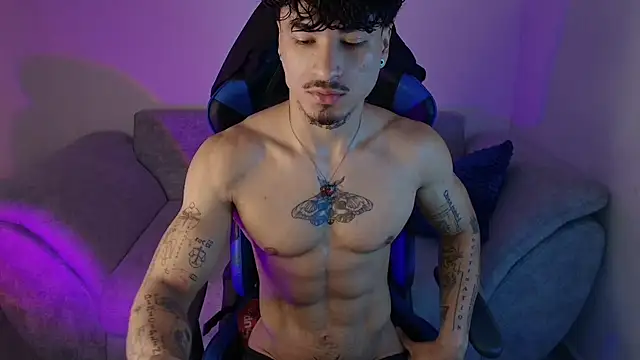 Snapshot of Thomas_Fit1 chatting on July 24, 2026, 12:12 pm Thomas Fit1 online show from July 24, 2026, 12:12 pm