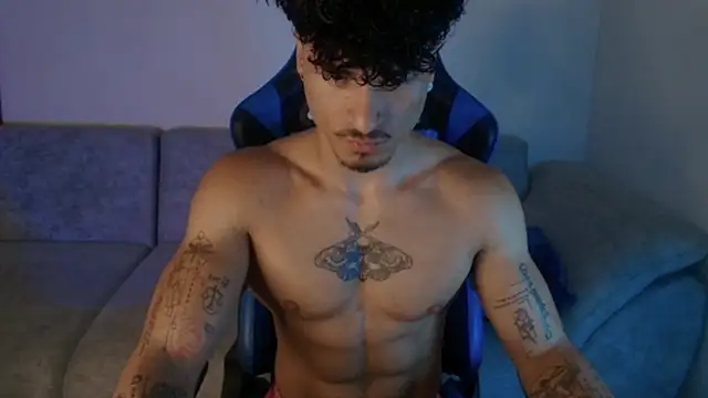 Snapshot of Thomas_Fit1 chatting on July 3, 2026, 1:12 am Thomas Fit1 online show from July 3, 2026, 1:12 am