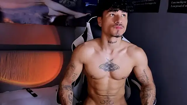 Thomas Fit1 online show from April 22, 2026, 7:53 pm