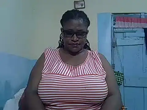 Snapshot of sexy_bigboobss chatting on October 21, 2025, 7:41 am sexy bigboobss online show from October 21, 2025, 7:41 am