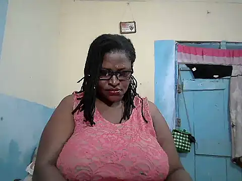 Snapshot of sexy_bigboobss chatting on November 15, 2025, 7:34 am sexy bigboobss online show from November 15, 2025, 7:34 am