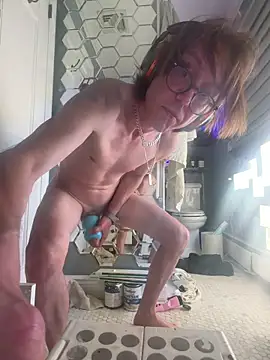 YouLikeBigDick9 online show from May 6, 2026, 4:16 am