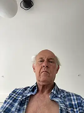 Snapshot of martxxxxx chatting on August 3, 2026, 7:16 am martxxxxx online show from August 3, 2026, 7:16 am