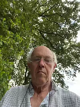 Snapshot of martxxxxx chatting on July 7, 2026, 7:23 am martxxxxx online show from July 7, 2026, 7:23 am