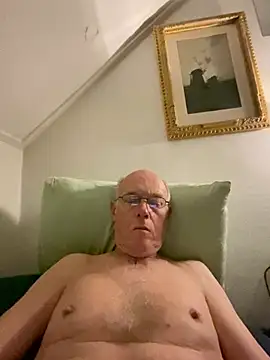 Snapshot of martxxxxx chatting on March 12, 2025, 9:45 pm martxxxxx online show from March 12, 2025, 9:45 pm