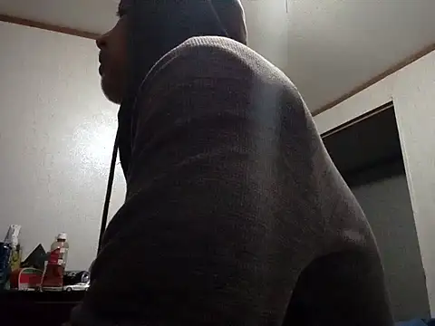 Xoc8  online show from December 3, 2025, 12:01 am