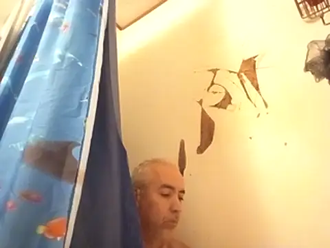 Xoc8  online show from December 20, 2025, 7:28 pm