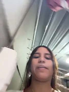 Snapshot of AnthonelaDuque chatting on February 17, 2026, 11:40 am AnthonelaDuque online show from February 17, 2026, 11:40 am