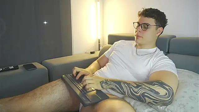 Snapshot of odin_blake chatting on February 13, 2025, 2:23 am odin blake online show from February 13, 2025, 2:23 am