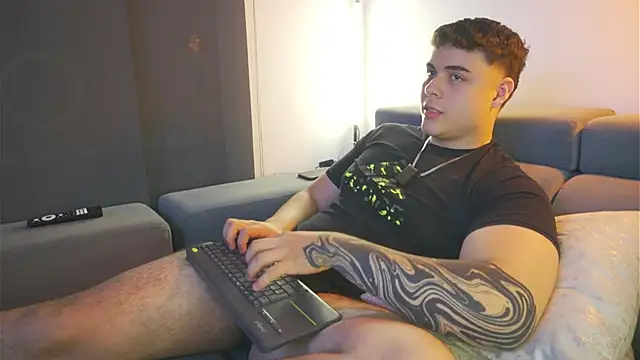 Snapshot of odin_blake chatting on February 21, 2025, 2:50 am odin blake online show from February 21, 2025, 2:50 am