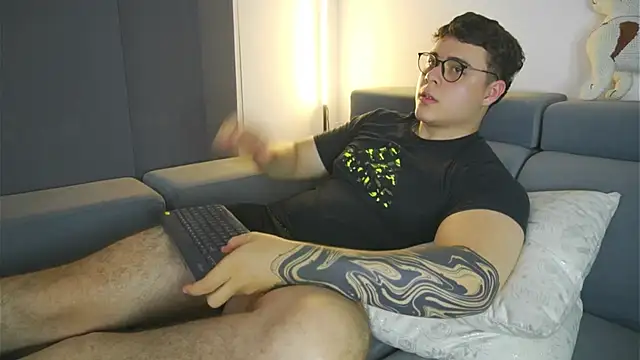 Snapshot of odin_blake chatting on February 11, 2025, 5:05 am odin blake online show from February 11, 2025, 5:05 am