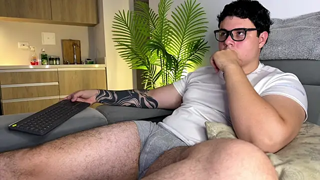 Snapshot of odin_blake chatting on April 15, 2026, 2:28 am odin blake online show from April 15, 2026, 2:28 am