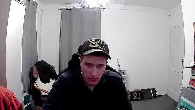 Snapshot of PKrisztian chatting on April 9, 2026, 6:36 pm PKrisztian online show from April 9, 2026, 6:36 pm