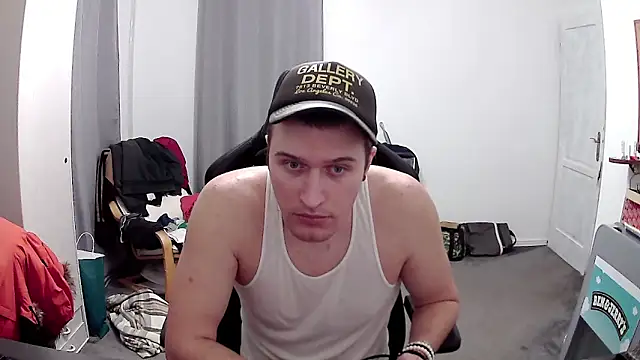 Snapshot of PKrisztian chatting on April 22, 2026, 6:47 pm PKrisztian online show from April 22, 2026, 6:47 pm