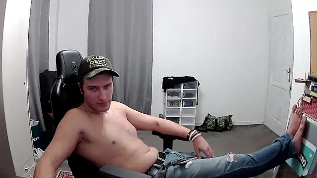 PKrisztian online show from October 28, 2025, 6:51 pm