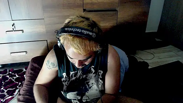 Snapshot of call_me_lil_ray chatting on March 15, 2025, 2:24 am call me lil ray online show from March 15, 2025, 2:24 am