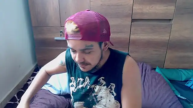 Snapshot of call_me_lil_ray chatting on March 15, 2025, 3:27 pm call me lil ray online show from March 15, 2025, 3:27 pm