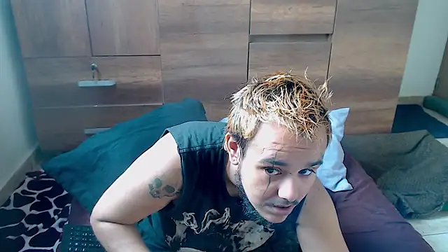 Snapshot of call_me_lil_ray chatting on March 18, 2025, 12:50 pm call me lil ray online show from March 18, 2025, 12:50 pm