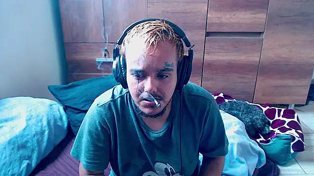 Snapshot of call_me_lil_ray chatting on March 12, 2025, 3:40 pm call me lil ray online show from March 12, 2025, 3:40 pm