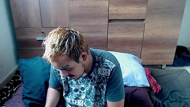 Snapshot of call_me_lil_ray chatting on March 20, 2025, 12:32 pm call me lil ray online show from March 20, 2025, 12:32 pm