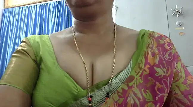 Snapshot of Vijji-telugu chatting on March 5, 2025, 4:34 am Vijji-telugu online show from March 5, 2025, 4:34 am