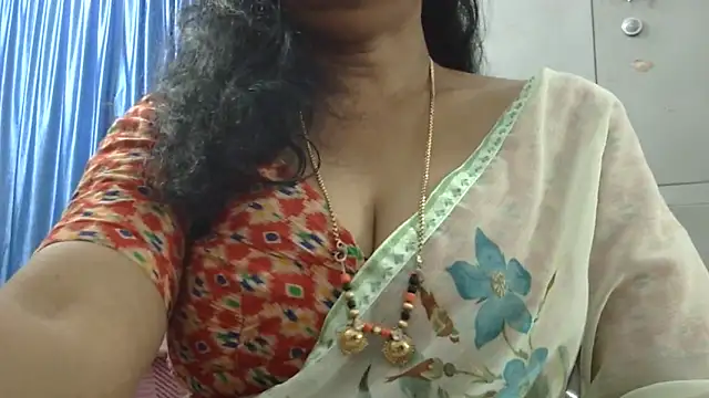 Snapshot of Vijji-telugu chatting on December 15, 2025, 4:07 am Vijji-telugu online show from December 15, 2025, 4:07 am