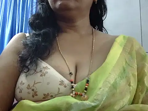 Snapshot of Vijji-telugu chatting on September 15, 2025, 4:40 pm Vijji-telugu online show from September 15, 2025, 4:40 pm