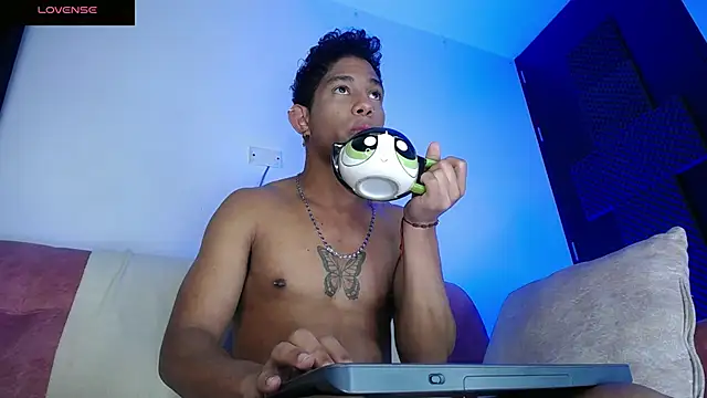 Snapshot of Palo_santo chatting on July 4, 2026, 7:48 am Palo santo online show from July 4, 2026, 7:48 am