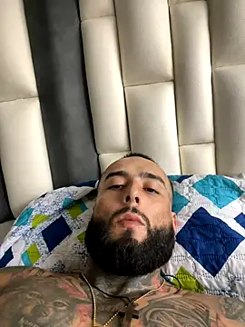 Snapshot of alito998 chatting on December 16, 2025, 8:35 pm alito998 online show from December 16, 2025, 8:35 pm