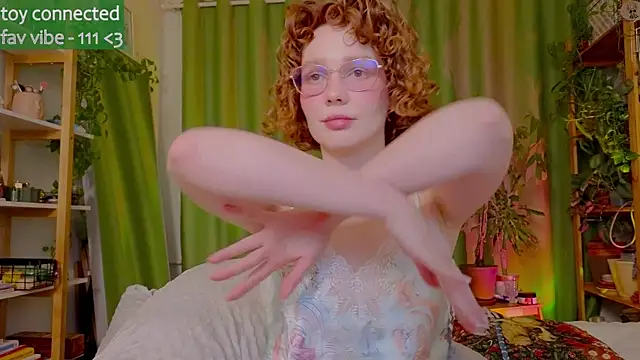 Snapshot of _lightmyfire chatting on October 9, 2025, 5:57 pm lightmyfire online show from October 9, 2025, 5:57 pm