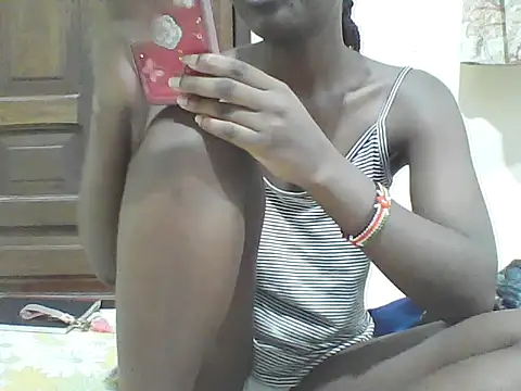Snapshot of Ebony_Sweetcandy chatting on April 5, 2026, 6:47 pm Ebony Sweetcandy online show from April 5, 2026, 6:47 pm