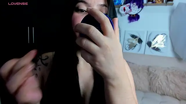 AilynRed online show from December 14, 2025, 11:54 pm