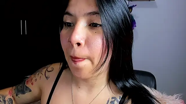 AilynRed online show from February 7, 2025, 4:06 am