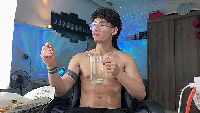 Snapshot of Kisan_Smith chatting on March 3, 2026, 1:56 am Kisan Smith online show from March 3, 2026, 1:56 am