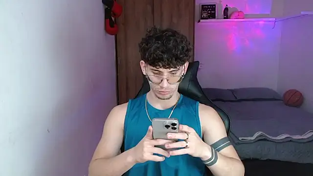 Snapshot of Kisan_Smith chatting on March 12, 2026, 2:39 am Kisan Smith online show from March 12, 2026, 2:39 am