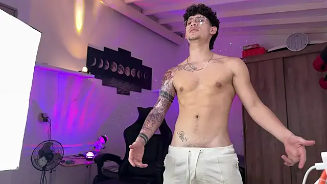 Snapshot of Kisan_Smith chatting on March 13, 2026, 3:33 am Kisan Smith online show from March 13, 2026, 3:33 am