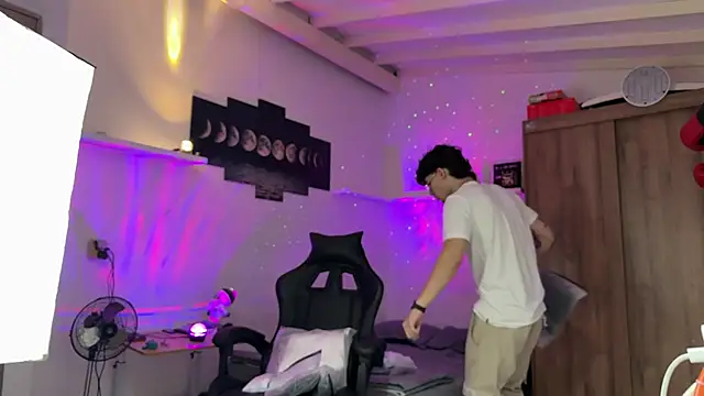 Snapshot of Kisan_Smith chatting on March 14, 2026, 5:13 am Kisan Smith online show from March 14, 2026, 5:13 am