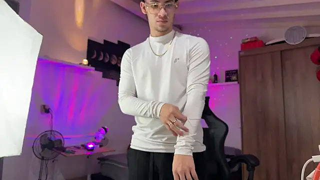 Snapshot of Kisan_Smith chatting on March 10, 2026, 2:37 am Kisan Smith online show from March 10, 2026, 2:37 am