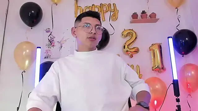 a lejandro 0 8 online show from February 18, 2025, 10:58 pm
