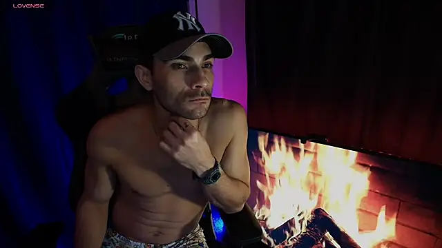 sexyboycolombi4 online show from February 26, 2026, 12:05 pm