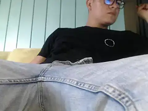 Snapshot of Plug_Control chatting on March 27, 2026, 8:54 pm Plug Control online show from March 27, 2026, 8:54 pm