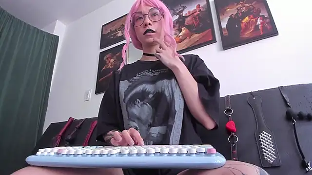 Snapshot of K_Intraven0us chatting on January 19, 2025, 4:14 pm K Intraven0us online show from January 19, 2025, 4:14 pm