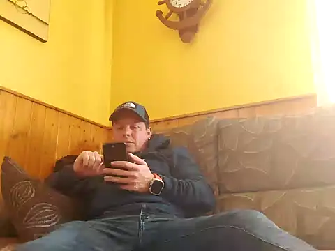 Snapshot of Jose_HotLatino chatting on March 31, 2026, 2:30 pm Jose HotLatino online show from March 31, 2026, 2:30 pm