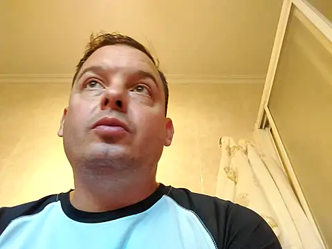 Snapshot of Jose_HotLatino chatting on October 27, 2025, 11:00 am Jose HotLatino online show from October 27, 2025, 11:00 am