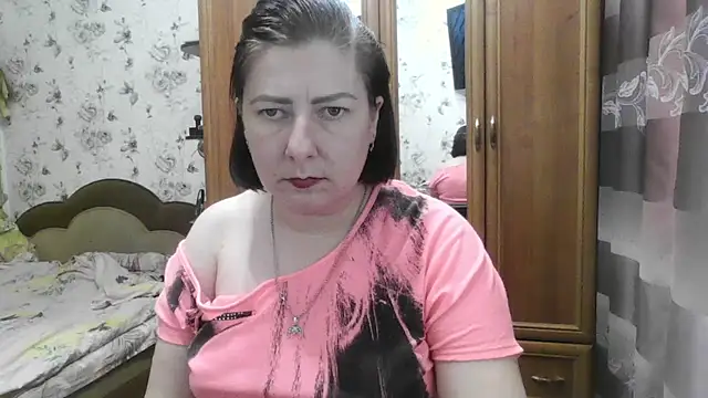 Snapshot of SophieNightAh chatting on November 12, 2025, 5:17 pm SophieNightAh online show from November 12, 2025, 5:17 pm