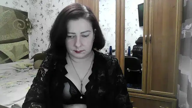 Snapshot of SophieNightAh chatting on November 6, 2025, 3:38 pm SophieNightAh online show from November 6, 2025, 3:38 pm