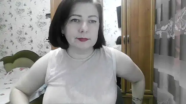 Snapshot of SophieNightAh chatting on November 19, 2025, 5:57 pm SophieNightAh online show from November 19, 2025, 5:57 pm