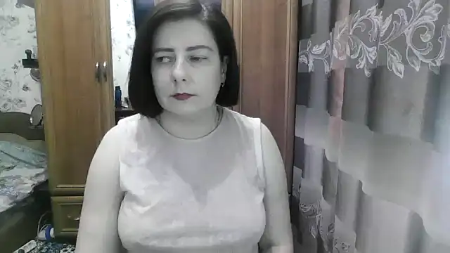 Snapshot of SophieNightAh chatting on October 26, 2025, 1:55 pm SophieNightAh online show from October 26, 2025, 1:55 pm